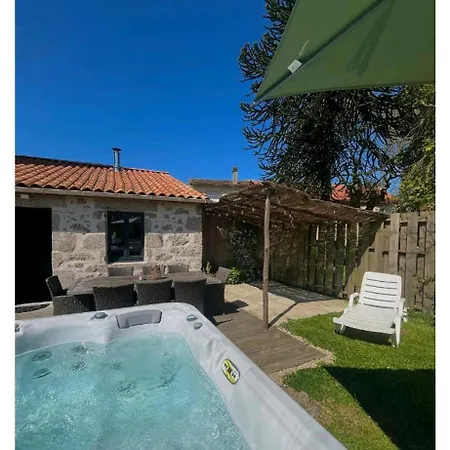 Loue Ancien Moulin A Vent Avec Piscine Et Jacuzzi Holiday home *