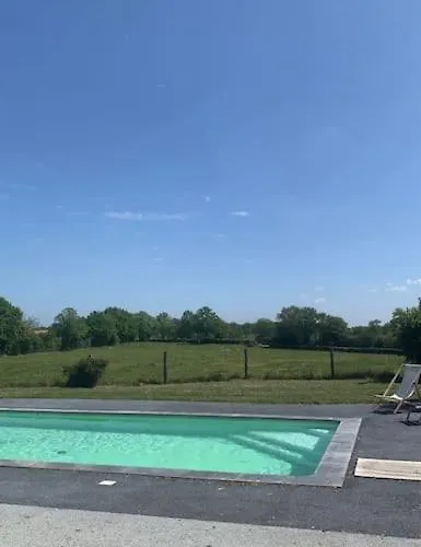 Holiday home Loue Ancien Moulin A Vent Avec Piscine Et Jacuzzi Neuvy-Bouin