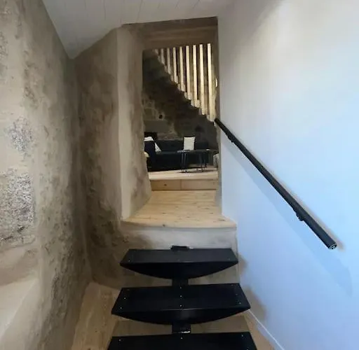 Holiday home Loue Ancien Moulin A Vent Avec Piscine Et Jacuzzi Neuvy-Bouin